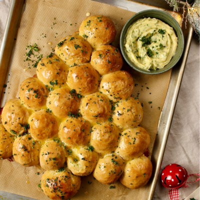 Christmas Tree Tear & Share Cheesy Garlic Bread