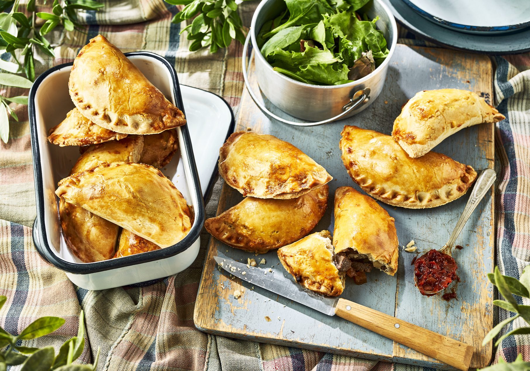 Mini-Pasties-with-Tomato-_-Chilli-Chutney-Landscape-no-jar-landscape-656421bc7a6ae1626096fdaee48da51e-bnfey68k2qgz